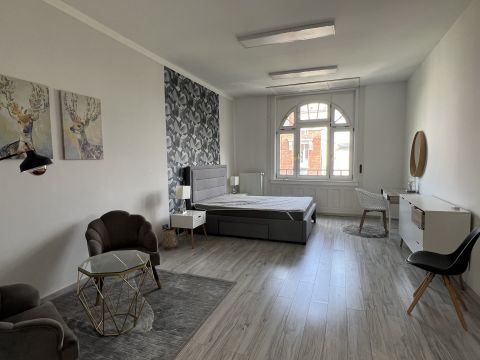 Eladó Lakás 1065 Budapest 6. kerület , Nagymező utcában, nappali 2 hálós, felújított lakás