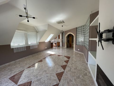 Kiadó Lakás 1039 Budapest 3. kerület Elit lakópark, biztonság, nyugalom, erkély, parkoló!