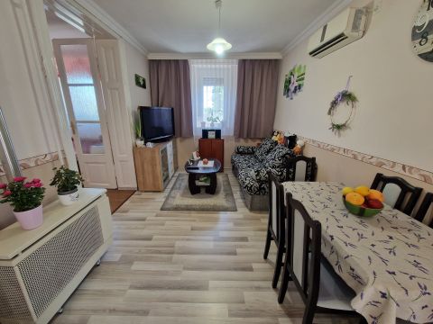 Eladó Ház 6500 Baja , Dózsa György úthoz közel, csendes helyen