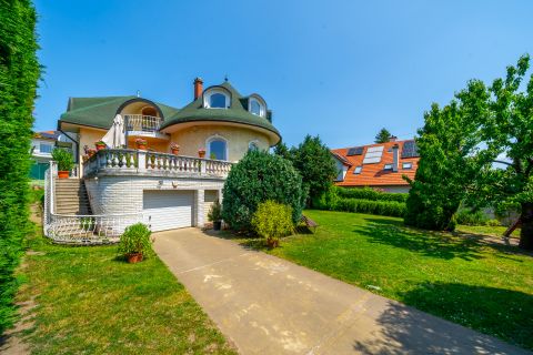 Eladó Ház 1037 Budapest 3. kerület , Táborhegyen kiváló elosztású, csendes családi ház