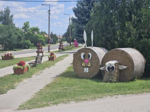Eladó Telek 2745 Kőröstetétlen , 2745 Kőröstetétlen, csendes