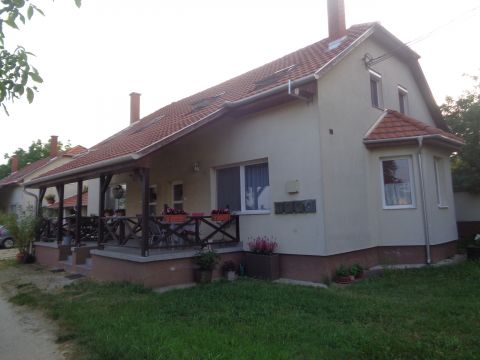 Eladó Ház 8083 Csákvár 