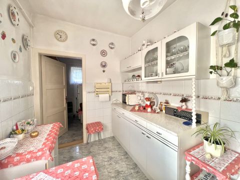 Eladó Ház 8420 Zirc Eladó családi ház, nagy telekkel