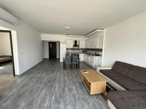 Kiadó Ház 6000 Kecskemét , Újépítésű 92 m2-es családi ház + GARÁZS KIADÓ /A ÉPÜLET/