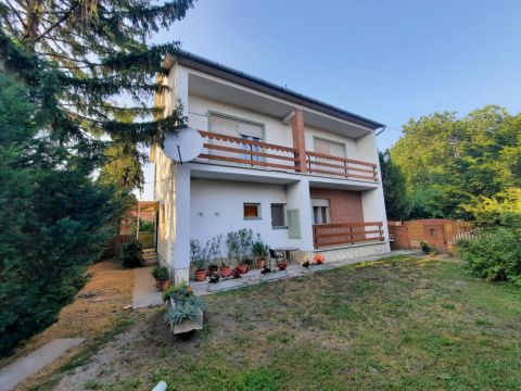 Eladó Ház 5121 Jászjákóhalma , Jászjákóhalma templom közelében