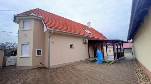 Eladó Ház 5126 Jászfényszaru , 5126 Jászfényszaru, központi
