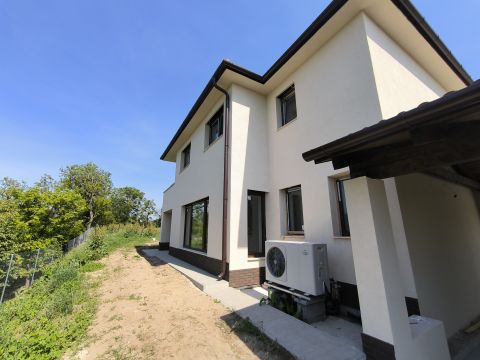 Eladó Ház 2119 Pécel Pécelen, nappali + 4 hálós, panorámás KÖLTÖZHETŐ ikerház! 