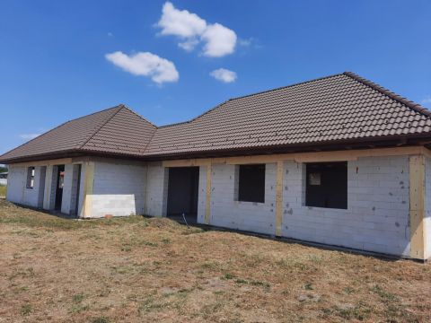 Eladó Ház 5100 Jászberény , DH iRODA