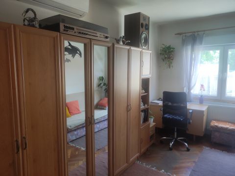 Eladó Ipari 7630 Pécs Pécs, Üszögi út
