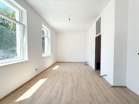 Eladó Lakás 1205 Budapest 20. kerület , 62 nm-es, első emeleti, két szobás, erkélyes lakás