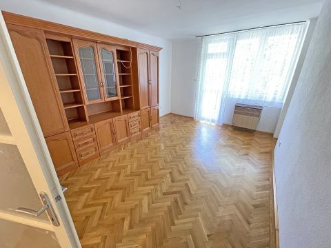 Kiadó Lakás 1214 Budapest 21. kerület , Zöld, parkos környezetben, 52m2-es, erkélyes, 2 szobás, felú