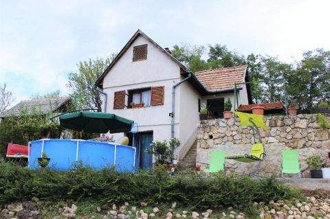 Eladó Ház 2836 Baj , 2836 Baj, Baj-Szőlőhegy