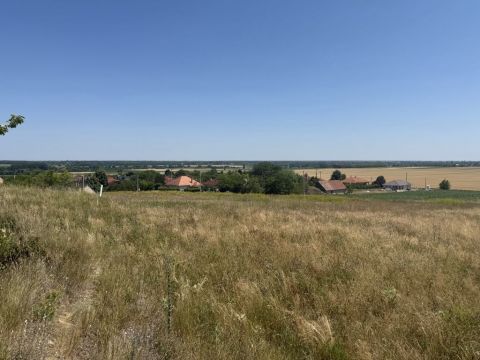 Eladó Telek 8142 Úrhida , Kiváló lehetőség! Kiváló ajánlat! Kiváló befektetés!!