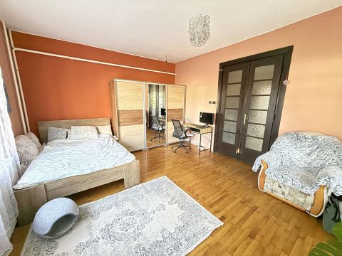 Eladó Ház 2143 Kistarcsa , Részlegesen felújított családi ház