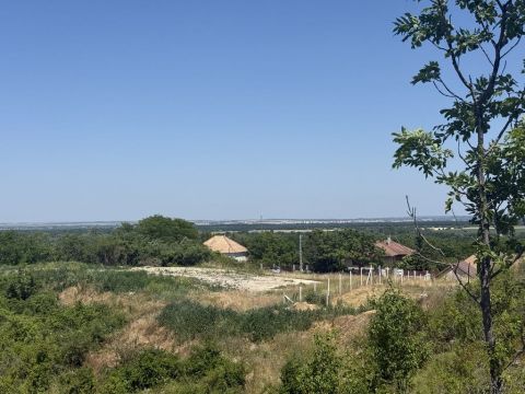 Eladó Telek 8142 Úrhida , Kiváló lehetőség! Kiváló ajánlat! Kiváló befektetés!!