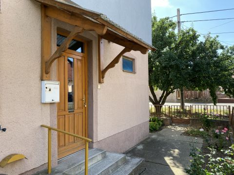 Eladó Lakás 7773 Villány Villányban,földszinti, 2,5 szobás lakás eladó garázzsal!