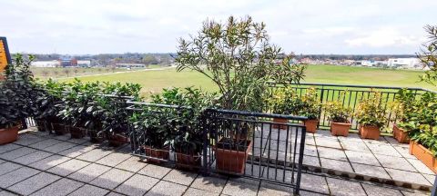 Eladó Lakás 6000 Kecskemét Gyönyörű penthouse teljes berendezéssel, + fedett beálló