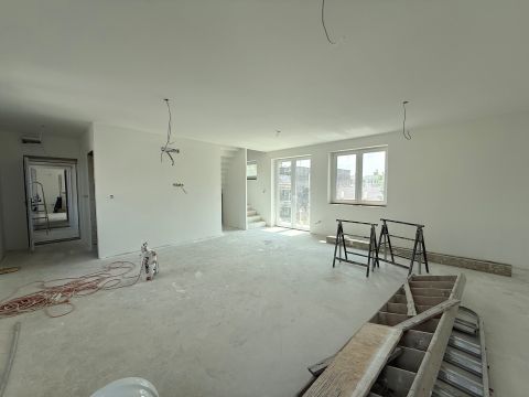 Eladó Lakás 1141 Budapest 14. kerület , ÚJ, NAPPALI+3 SZOBÁS, DUPLEX, ERKÉLYES LAKÁS.