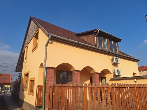Eladó Ház 2030 Érd , Fehérvári út