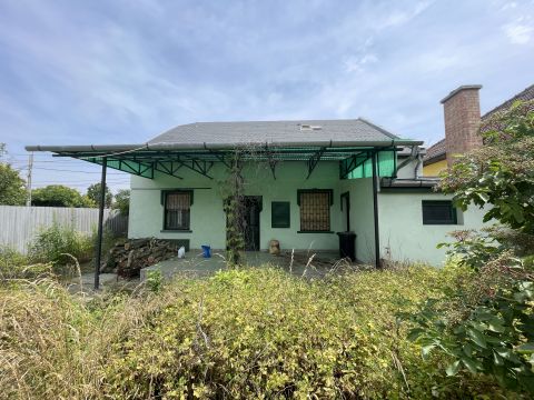 Eladó Ház 1188 Budapest 18. kerület , Kossuth Ferenc-telepen, 576 nm-es telken felújítandó ház
