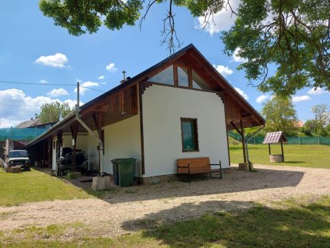 Eladó Ház 2611 Felsőpetény , Családi birtok