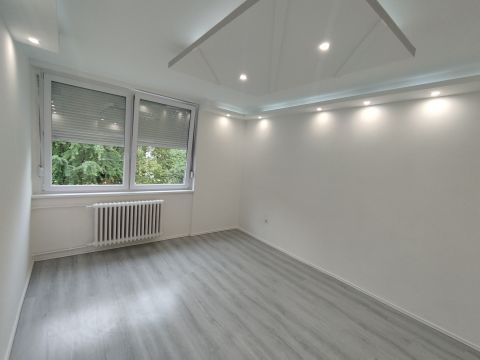 Eladó Lakás 2800 Tatabánya 