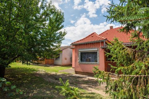 Eladó Ház 2490 Pusztaszabolcs 