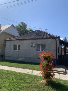 Eladó Ház 7191 Hőgyész , központi részén