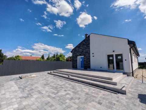 Eladó Ház 8647 Balatonmáriafürdő 