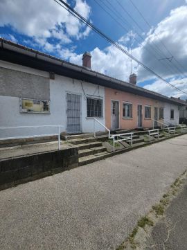Eladó Üzlethelyiség 2360 Gyál , 2360 Gyál, központi