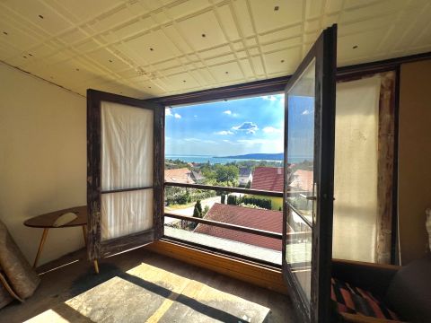 Eladó Ház 8175 Balatonfűzfő , Eladó balatoni panorámás családi ház!