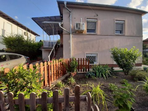 Eladó Ház 1222 Budapest 22. kerület , 1222 Budapest 22, családi házas, csendes
