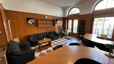Kiadó Üzlethelyiség 1091 Budapest 9. kerület 