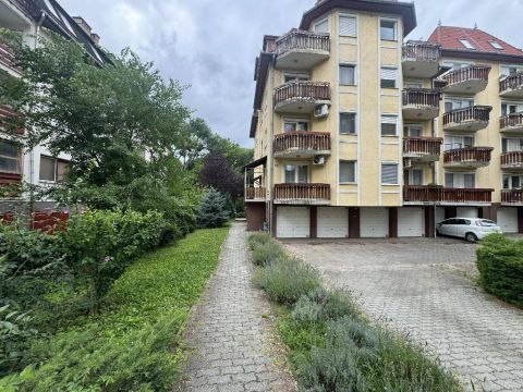 Eladó Lakás 4032 Debrecen , 4032 Debrecen, Komlóssy út