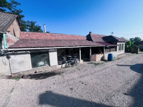 Eladó Ház 2424 Előszállás 