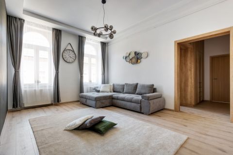 Eladó Lakás 1071 Budapest 7. kerület , Felújított, erkélyes, városliget, 3%-os hitelre is