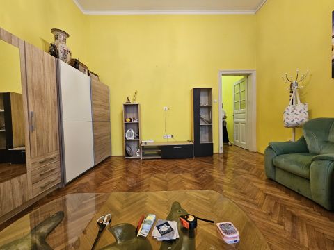 Kiadó Lakás 1088 Budapest 8. kerület , Kényelmes Albérlet a Blaha Lujza Térnél