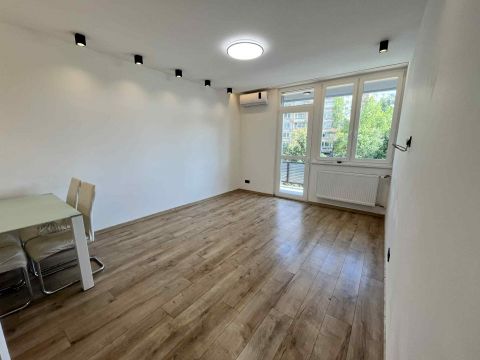 Kiadó Lakás 6000 Kecskemét , FULL FELÚJÍTOTT lakás a Petőfi Sándor utcában!