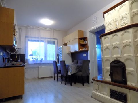 Eladó Ház 4034 Debrecen Belváros közeli családi ikerház