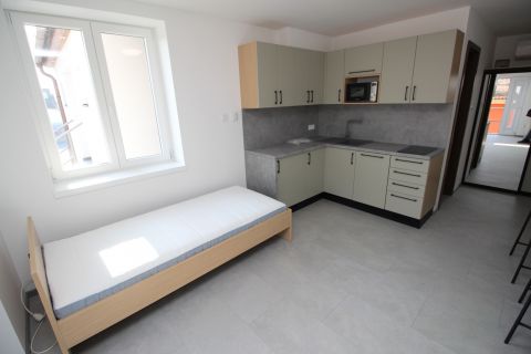 Kiadó Lakás 6044 Kecskemét Bútorozott felújított lakás kiadó!