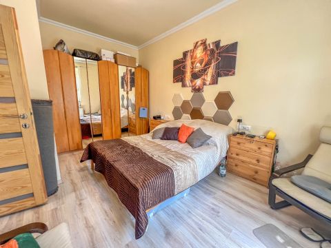 Eladó Lakás 1201 Budapest 20. kerület Felújított lakás kerttel, garázzsal, tárolóval