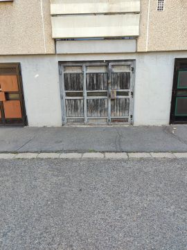 Eladó Parkoló 6000 Kecskemét , Eladó parkoló Akadémia krt.
