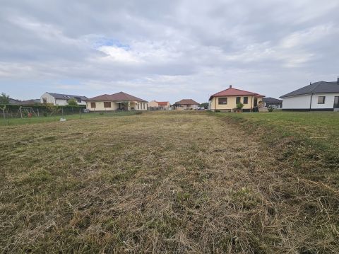 Eladó Telek 9063 Nagybajcs , Sport utca