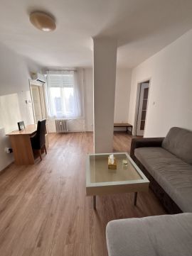 Kiadó Lakás 7623 Pécs , Egyetemváros szívében, a Megyer téren - lakás kiadó!
