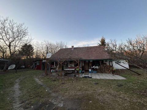 Eladó Ház 2765 Farmos Természethez közel