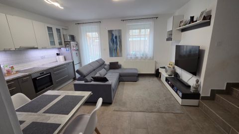 Eladó Lakás 2316 Tököl , Tököl