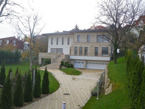 Eladó Ház 1038 Budapest 3. kerület 