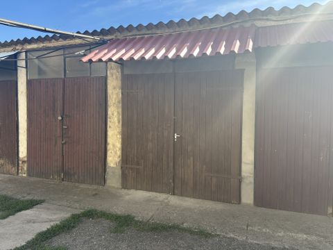 Eladó Parkoló 5100 Jászberény , Puskin sétány