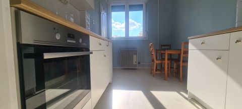 Eladó Lakás 1203 Budapest 20. kerület , Pesterzsébeti Uszoda közelében