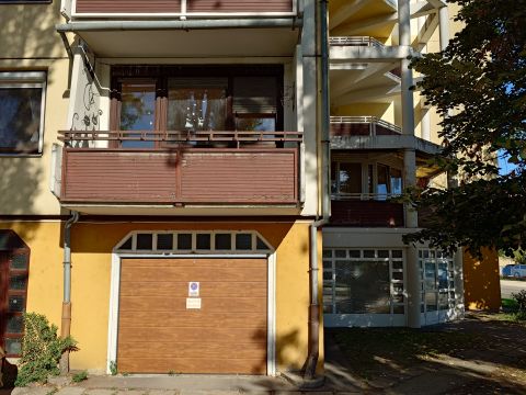 Eladó Lakás 6000 Kecskemét , SZÉCHENYIVÁROS DUPLA ERKÉLYES ELSŐ EMELETI LAKÁS